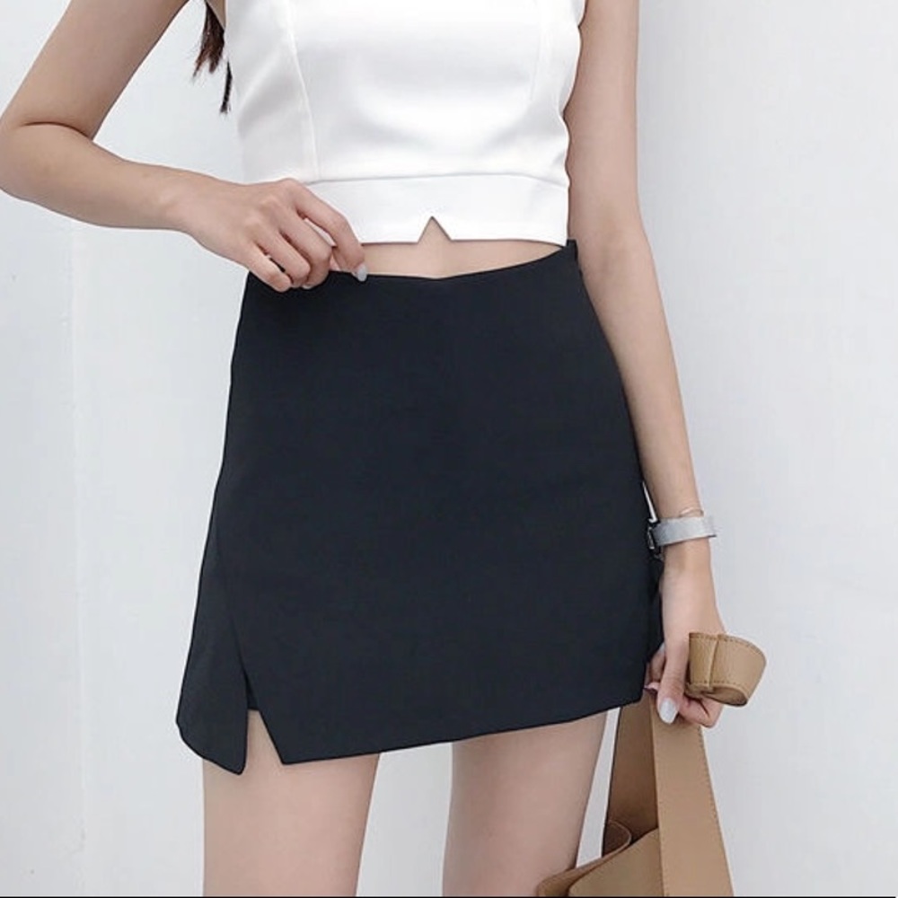 BLACK SHORT SKORT